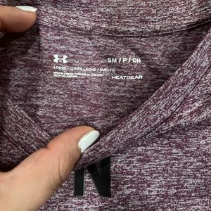 Women’s Shirt Sleeve Under Armor T-shirt size small